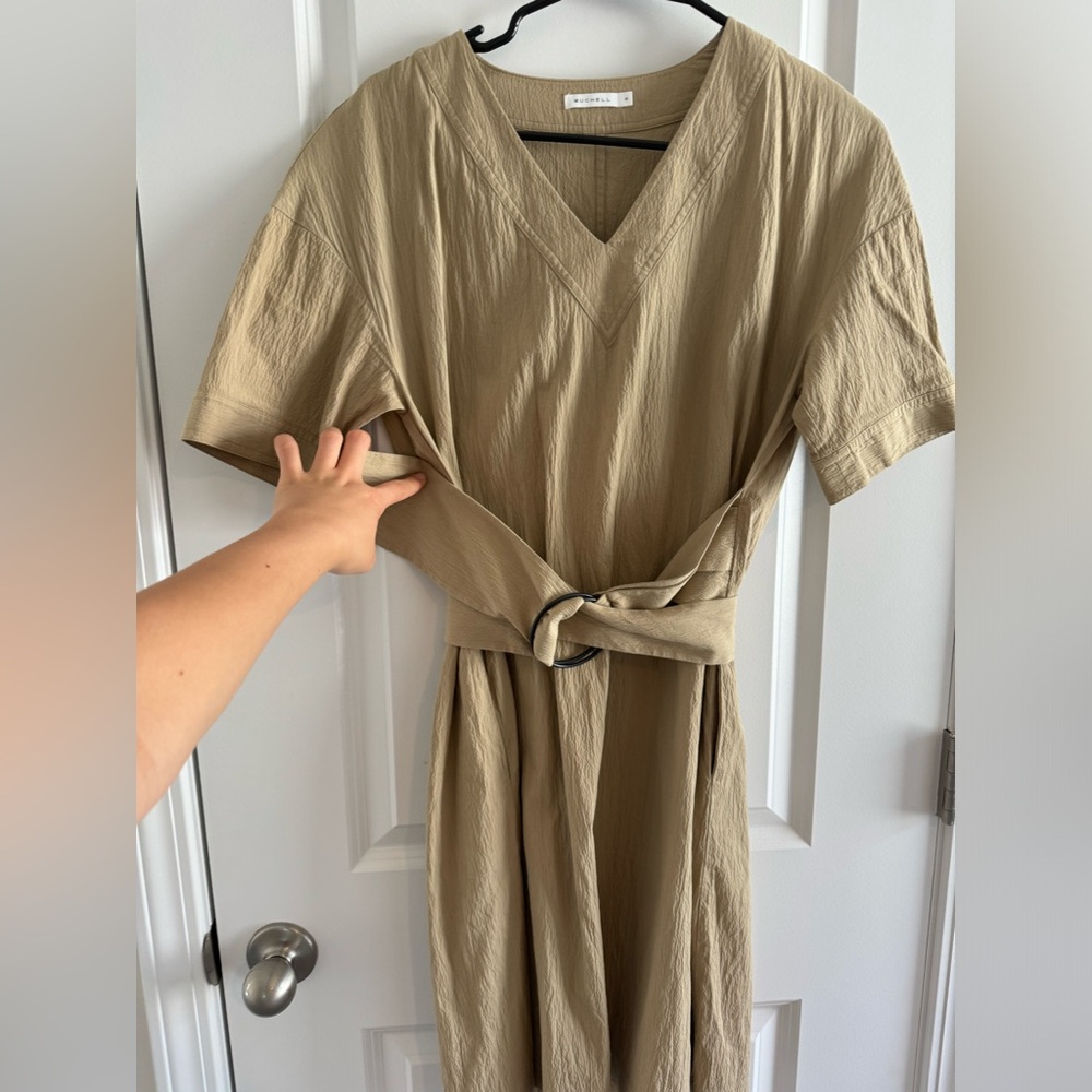 Khaki dress with belt